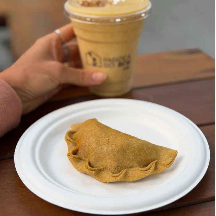 Empanada de carne, fotografia oficial da Padoca do Bem