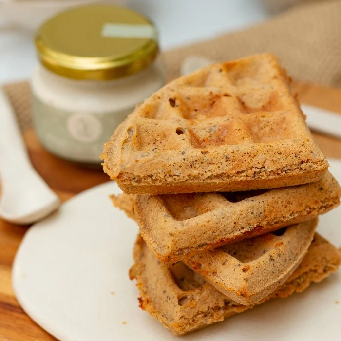 Waffle salgado proteico e lowcarb, fotografia oficial da Padoca do Bem